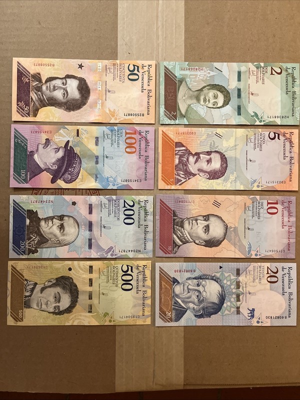 Venezuela Banknotes - 887 Total - 2 Through 500 bolivares / USED But Crisp!