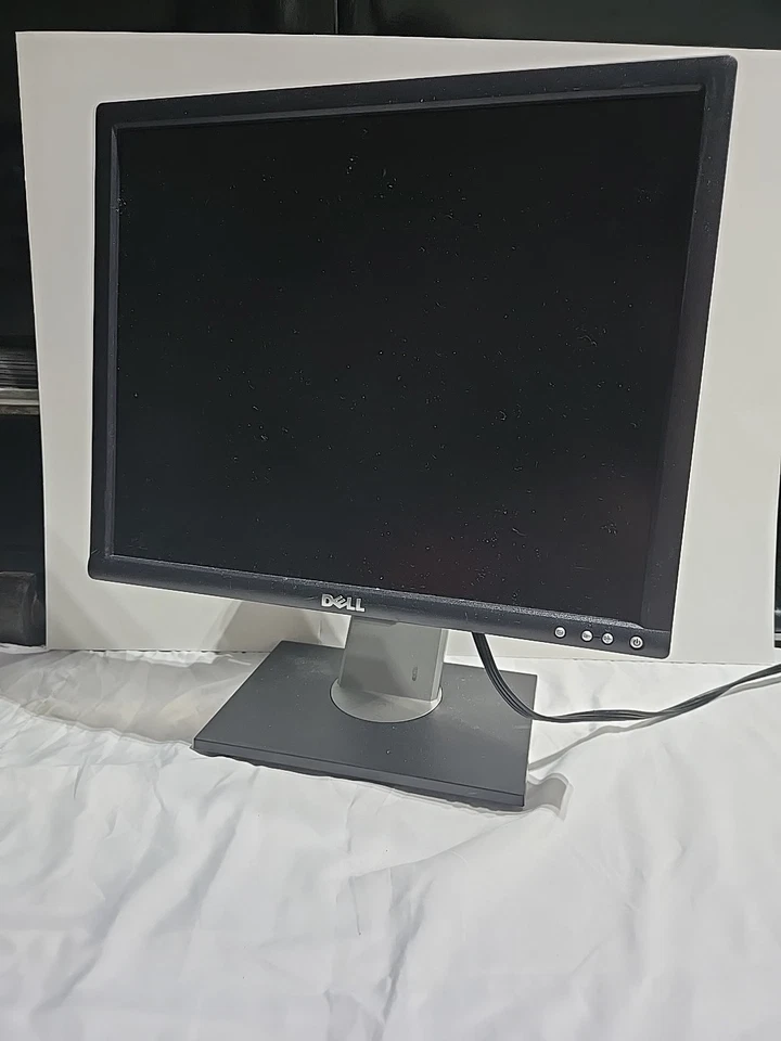 Old Dell 1950FP (For parts or repair) - Image 4 of 4