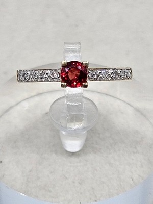 Ring 9 kt Gold roter Spinell & Diamant Größe O (1,39 g)