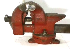 Small Vintage Red Bench Mount Vice 3 1 2" Wide Jaws No Name Anvil