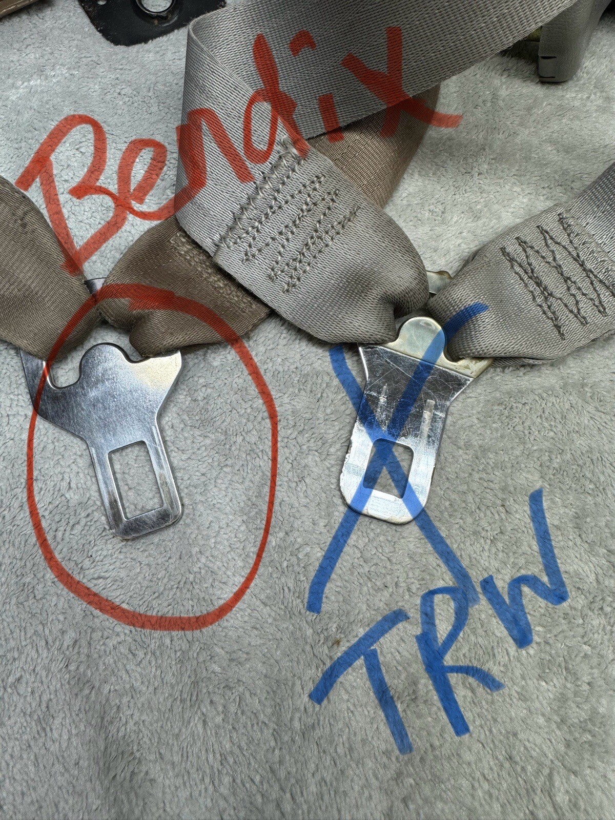 8898 OBS Chevy GMC Tahoe Suburban Silverado Bench Seat Belt Bendix