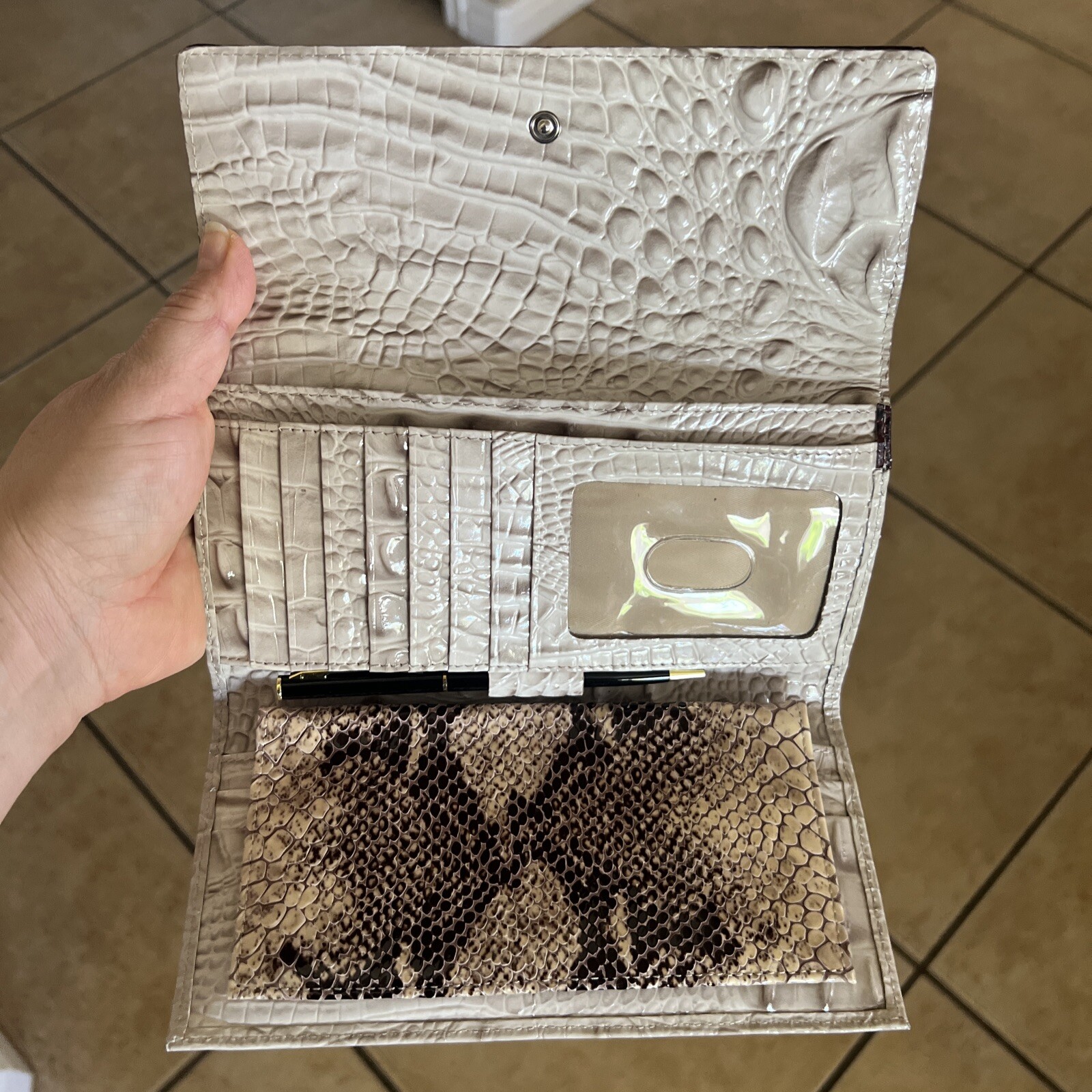 Brahmin Checkbook - image 10