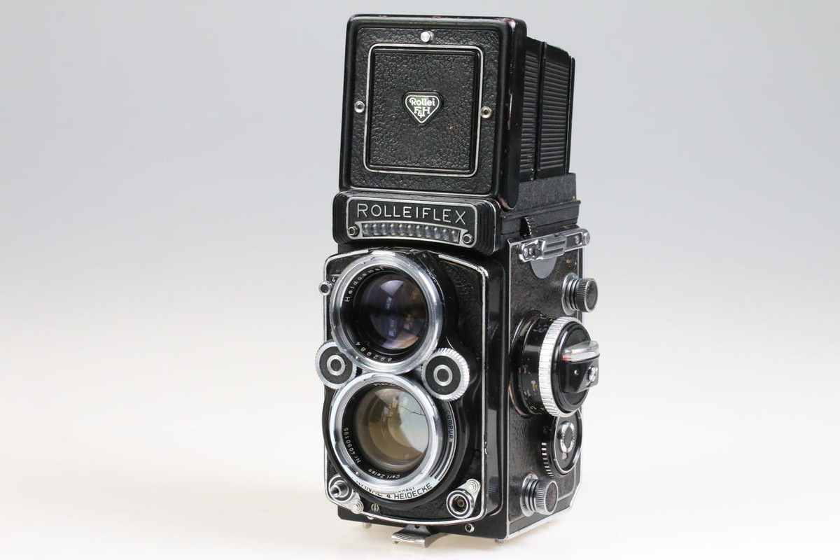 ROLLEI Rolleiflex 2,8F mit Planar 80mm f/2,8 - SNr: 2438798