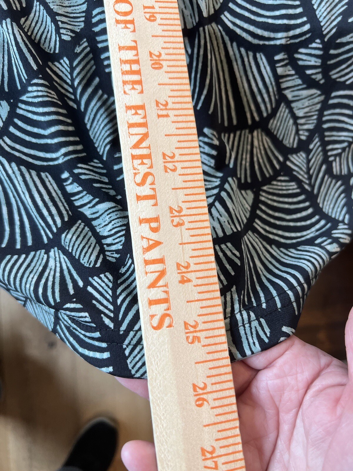 Connected Size 8 Leaf Patterned Cap Sleeve V Neck… - image 8