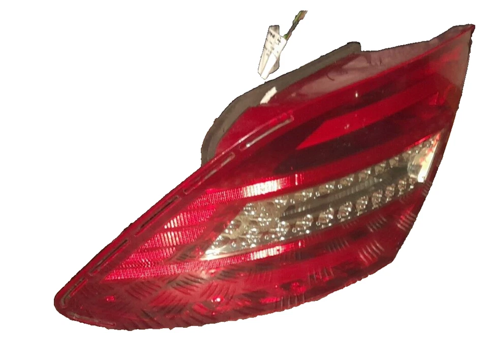 Mercedes W204 Clase C C180 Coupé Luz Trasera Derecho A2049060303 - Imagen 3 de 4