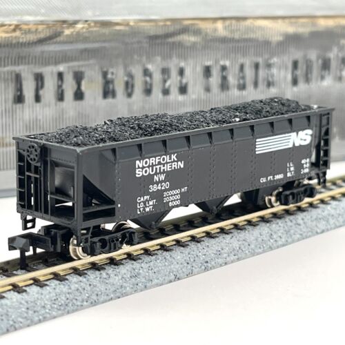 Con-Cor 1652U Norfolk Southern 3 Bay Open Hopper Coal Load NW 38420 N Scale