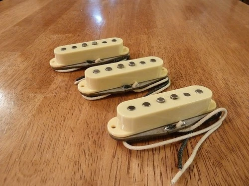 THE "HENDRIX" PICKUP SET OF 3 ALNICO 5 VINTAGE 60'S TONE IVORY FOR STRATOCASTER