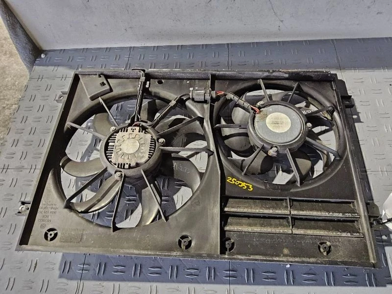 2015-2018 Volkswagen Beetle Jetta GLI Radiator Cooling Fan Assembly OEM 2.0L - Imagem 2 de 4