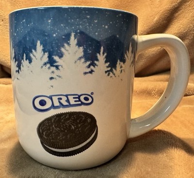 2018 Oreo Cookies  Dunking Winter Mountain Holiday Mug Cup Coffee Christmas Tree