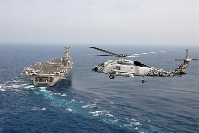 SH-60F SEA HAWK HELICOPTER W/ USS DWIGHT D. EISENHOWER PHOTOGRAPH PHOTO PRINT
