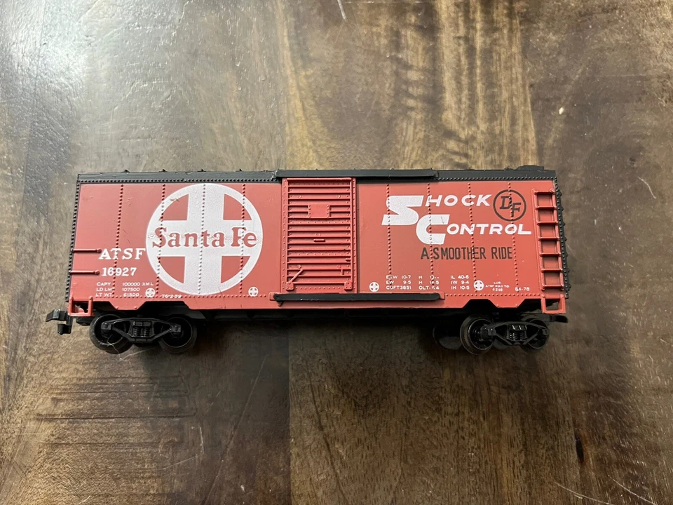 HO Scale Life-Like, 40' Box Car, Santa Fe, Shock Control, Red, #16927 - Image 4 of 4