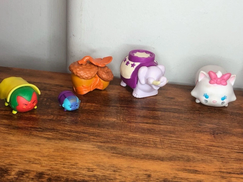 Lote de figuras de vinilo mixtas Tsum Tsum. Marvel y Disney. Accesorios Plus. Foto 4 de 4