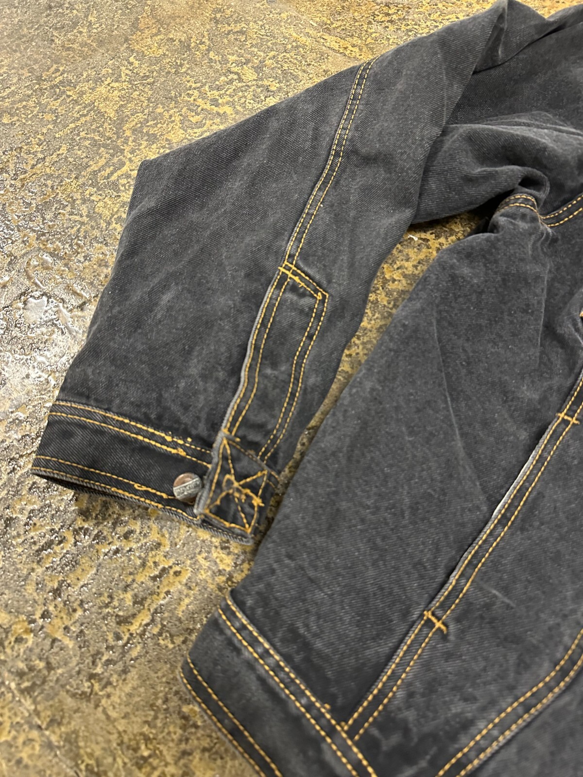 Rare Vintage Damage Trucker Jacket Mens Sz M Black Denim Button Up Pockets image 7