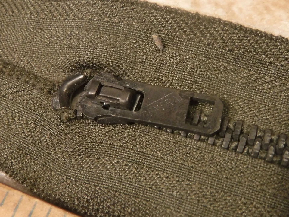 GENERAL 8" De colección ENTREMO CERRADO VERDADERO Militar EE. UU. #1 CREMALLERA de Metal en Forma de O Verde Foto 4 de 4