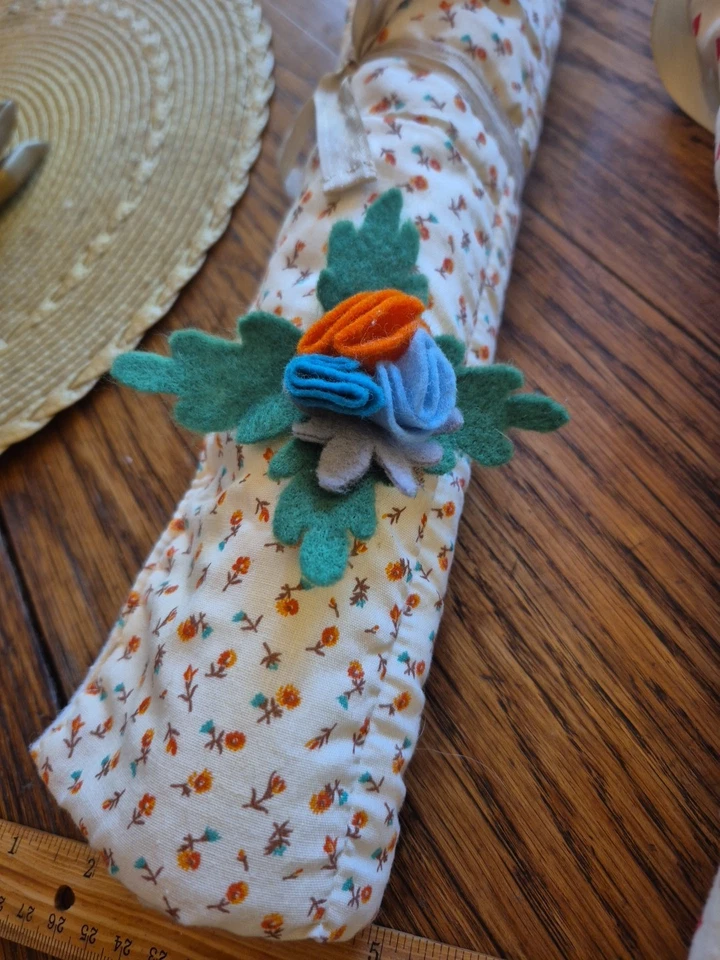 Lot of 38 Knitting Needles in 2 Felt Lined Handmade Bags EUC - Image 3 of 4