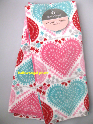 Valentine's Day Heart Towels Fuzzy Kitchen White RED Pink 18 x 27 NEW  