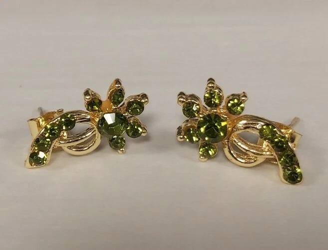 JUEGO PENDIENTES PLATA CHAPADA EN ORO CON PIEDRAS SEMIPRECIOSAS PERIDOTO.  Foto 4 de 4