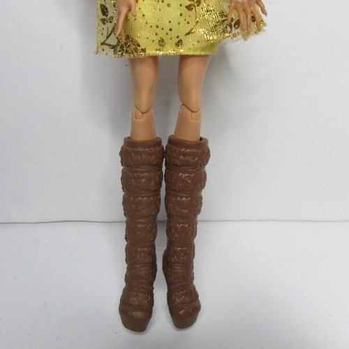 Ever After High First Chapter Rosabella Beauty Doll W/ Glasses 2015 - Picture 3 of 5
