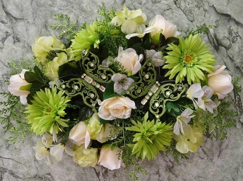 NEW Silk Flower Arrangement Wall Hanging Swag 18" x 12" BUTTERFLY Green FSGB1 - Picture 3 of 6