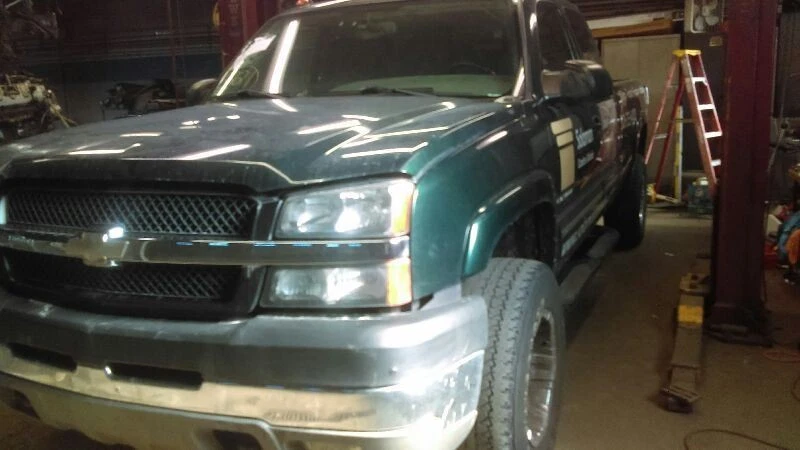 2004 Chevrolet Silverado 2500 Left Driver Headlight Lamp - Image 4 of 4