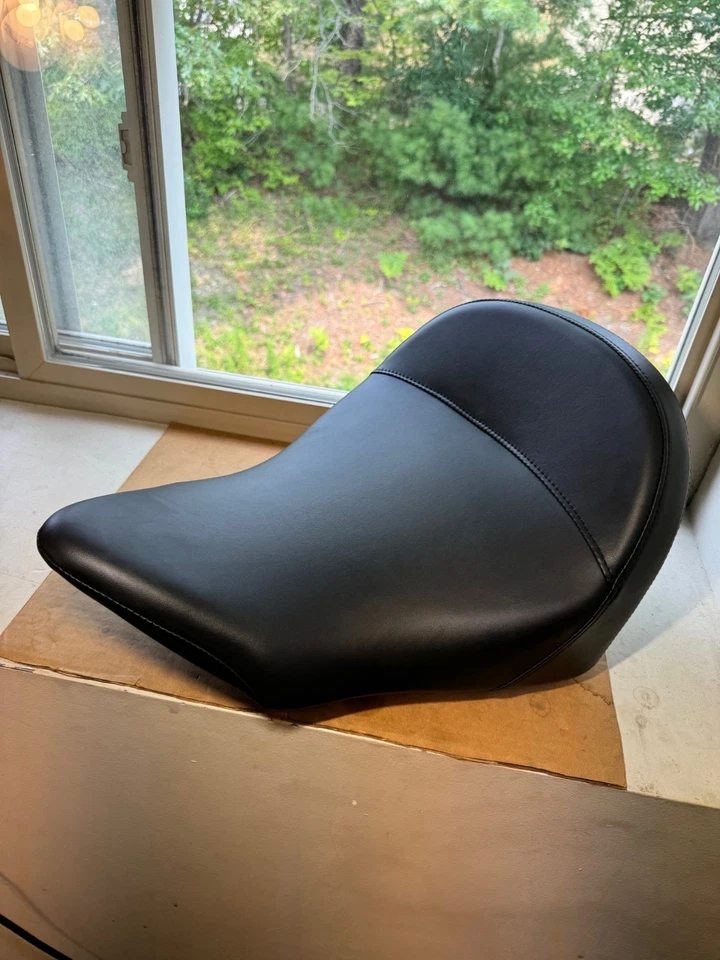 Asiento de piloto solo Victory Motorcycles OEM, vinilo negro, 2684101 Foto 3 de 4