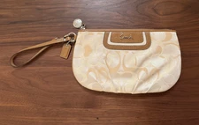 COACH Madison Signature Corner Wristlet Beige Cream Brown Clutch Wallet