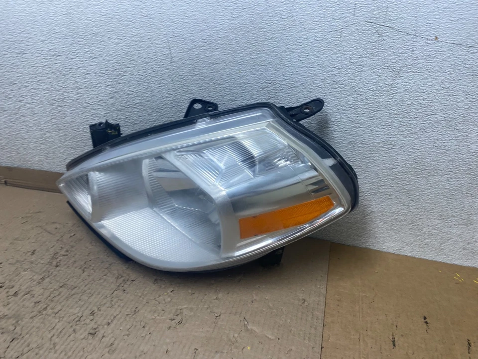 Faro conductor izquierdo Nissan Versa 2008 a 2012 lado izquierdo DEPO U2481 DW Foto 2 de 4