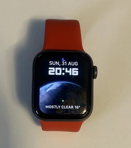 Apple Watch SE 2nd Generation Bundle with 3 Extra Straps - Picture 5 of 21