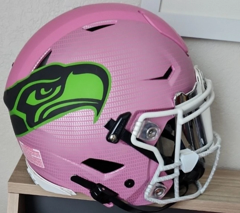 CASCO ROSA KENNETH WALKER III FIRMADO SEATTLE SEAHAWKS ROSA TAMAÑO COMPLETO BECKETT Foto 2 de 4