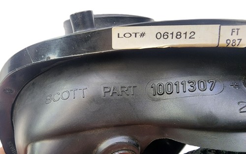 Scott AV-3000 SureSeal HT Facepiece Mask With Head Harness 10011307 - Picture 4 of 8
