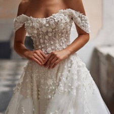 Elegant Wedding Dresses Lace Appliques Off Shoulder Backless Tulle Bridal Gowns