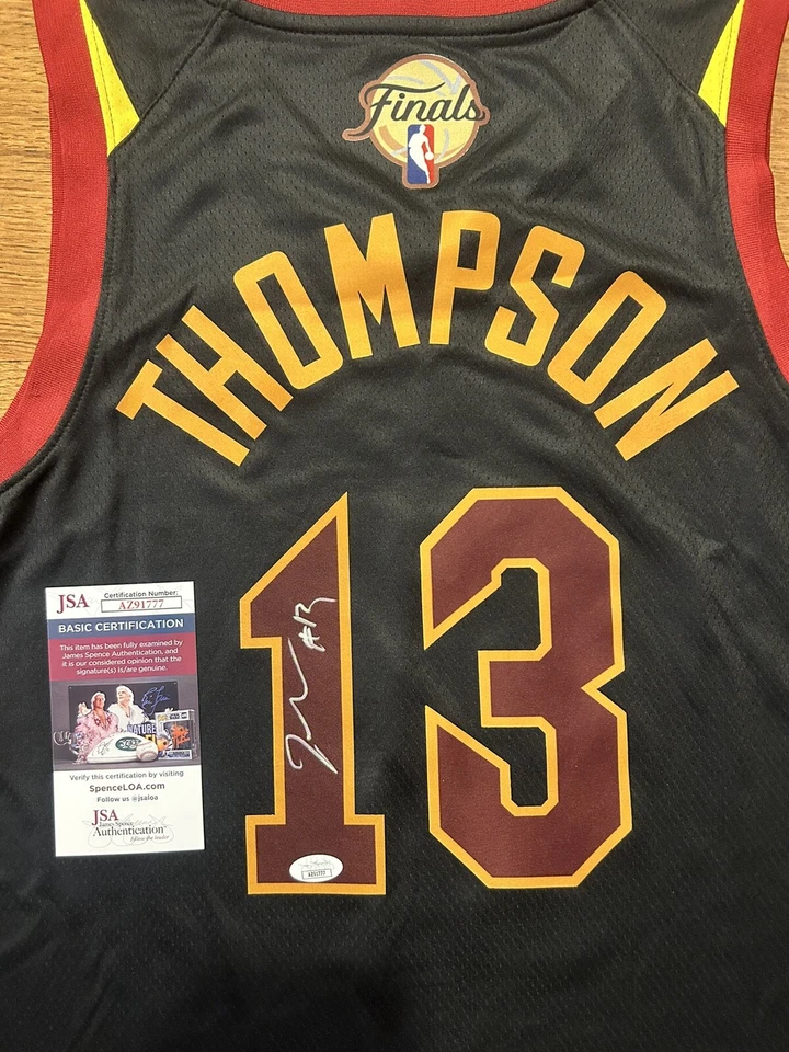 Camiseta deportiva firmada por Tristan Thompson autografiada de las Finales de los Cleveland Cavaliers certificado de autenticidad JSA Foto 2 de 3