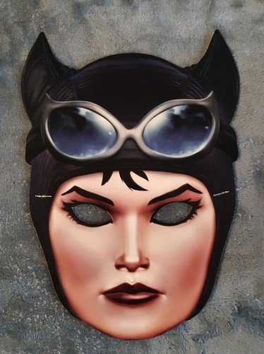 Catwoman Face Mask Promo DC Universe Online Game 2009 Batman 11" x 8" - Picture 1 of 6