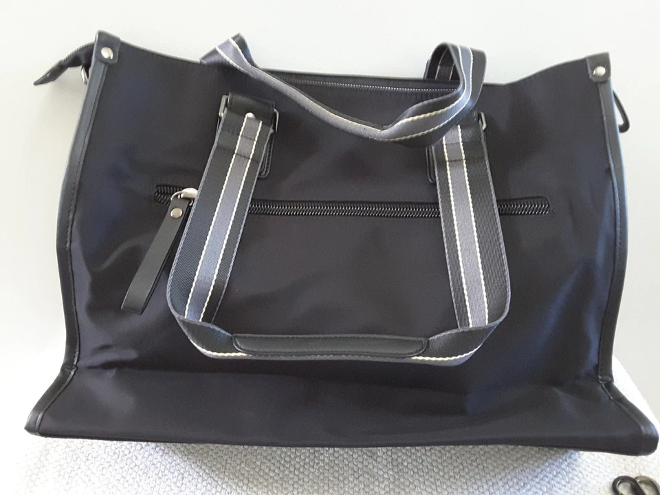 Maletín negro cartera nailon imitación cuero detalles tablet bolsillo Foto 4 de 4