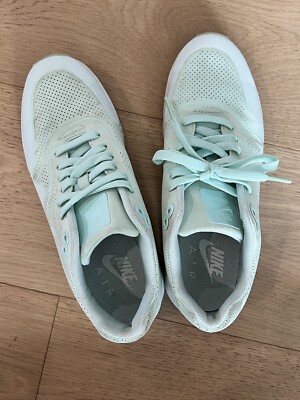 nike ultra moire mint