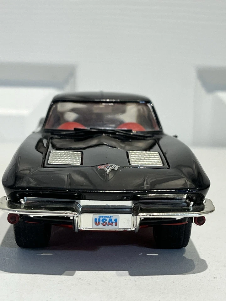Винтажный 1988 Revell черный разделенное окно Corvette Sting Ray автомобиля 1:24 - Изображение 3 из 4