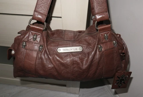 THOMAS WYLDE Womens Skull Design Brown Duffle Leather Handbag Bag