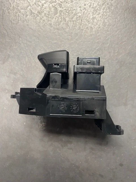 Hyundai Tucson EPB Parking Brake Switch 93600D78004X - Image 3 of 4
