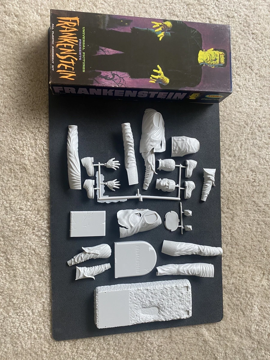 Vintage 1961 Aurora - FRANKENSTEIN - Plastic Model Kit #423 - 98