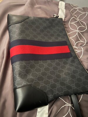 Authentic GUCCI  Messenger bag GG Supreme Shoulder Bag