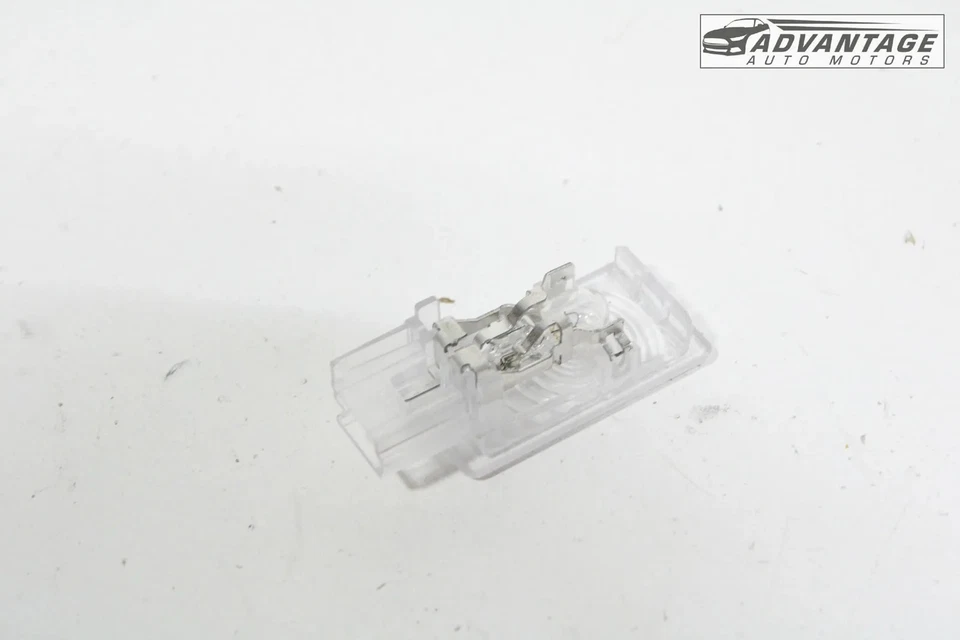 2015-2025 CHEVROLET TRAX REAR LEFT SIDE BODY TRUNK COURTESY LIGHT LAMP OEM - Image 3 of 4