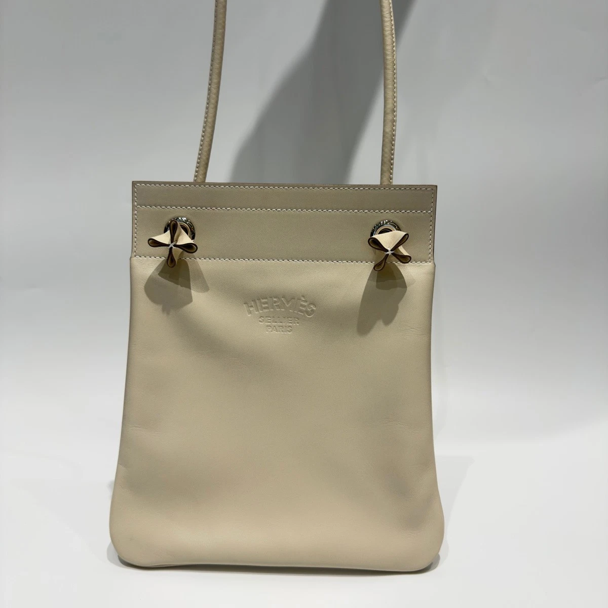 Hermes Aline Toile Chevron MM Toileche Blanc 2-Way Shoulder Backpack Beige HERMES - Aline MM Shoulder Bag Natural Fauve Toile chevron main image 2
