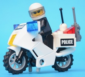 LEGO 7743 - Police Command Center  + 7235 - Police Motorcycle - CITY - 2008
