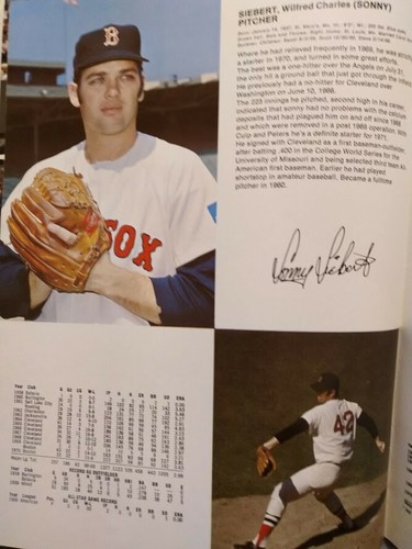 1971 Official Boston Red Sox Yearbook YAZ Good Condition USPS Media Mail - Picture 11 of 12
