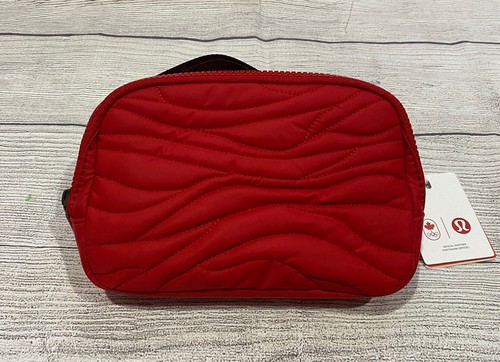 NWT Lululemon TEAM CANADA 22 Everywhere 