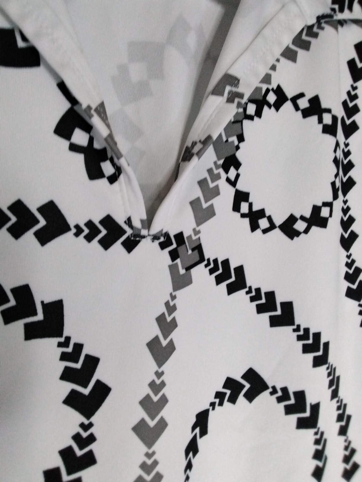 Izod Golf Classix Polo Shirt Cool FX Womens Size S White Geometric Sleeveless