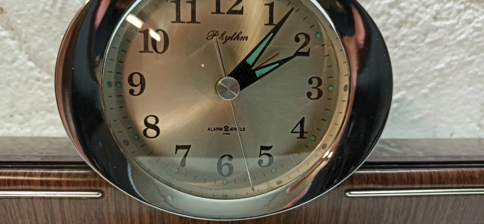 Tischuhr von Rhythm aus den 70 er Jahren Wecker - Bild 3 von 4