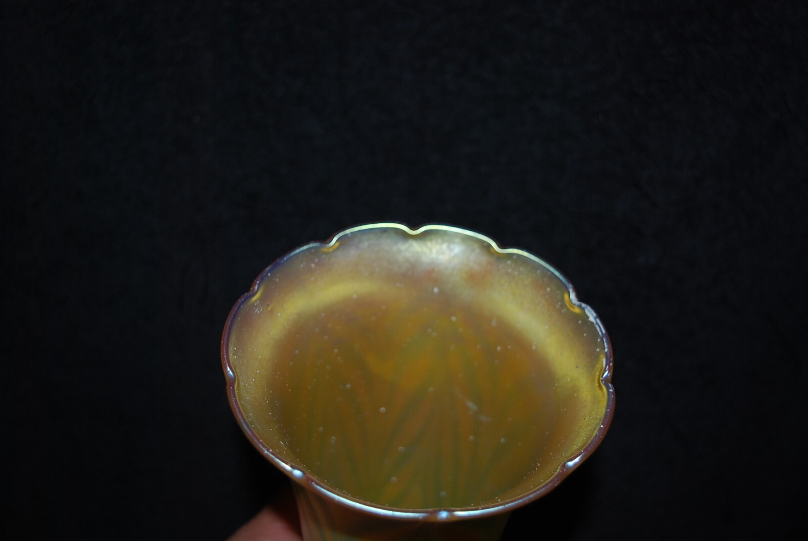 BEAUTIFUL STEUBEN QUEZAL GOLD GREEN IRIDESCENT ART GLASS LAMP SHADE