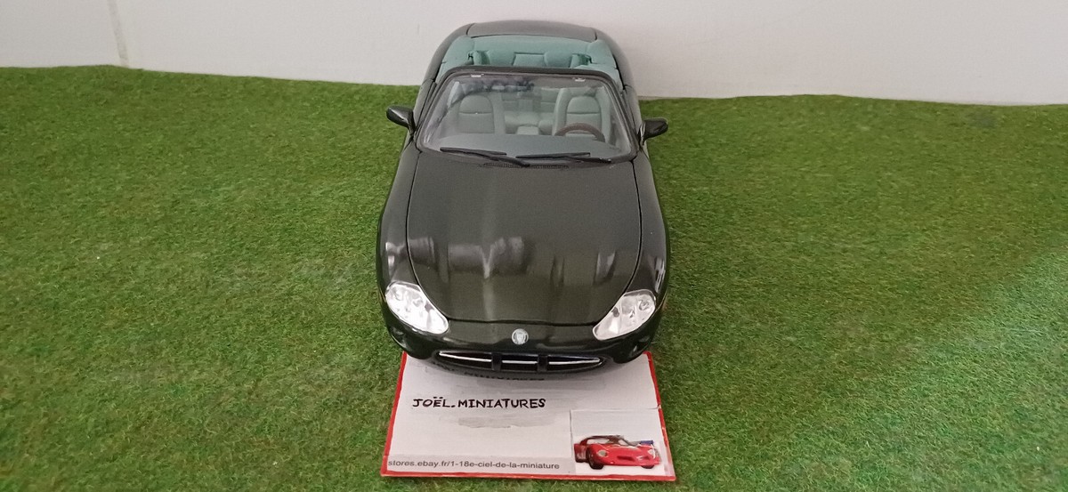Jaguar XK8 Cabriolet Bleu Métal échelle 1/18 Maisto - Miniature Collection