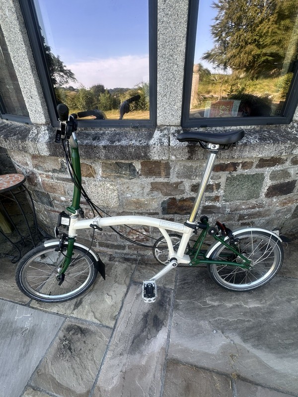 Brompton M6L 6-Speed Custom Racing Green / Ivory – From New, Recently Serviced